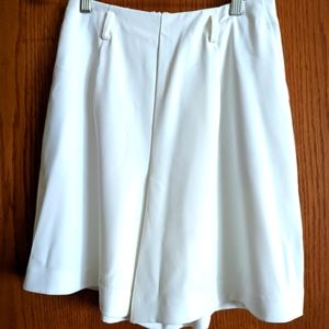 UNIQLO White shorts